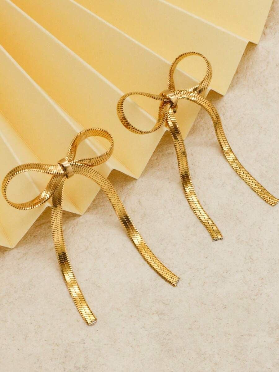 Ribbon shaped Earring