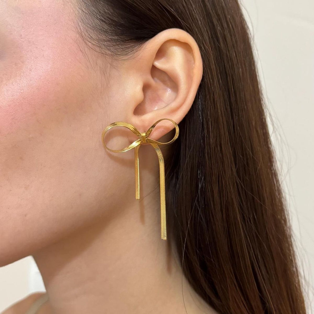 Ribbon shaped Earring