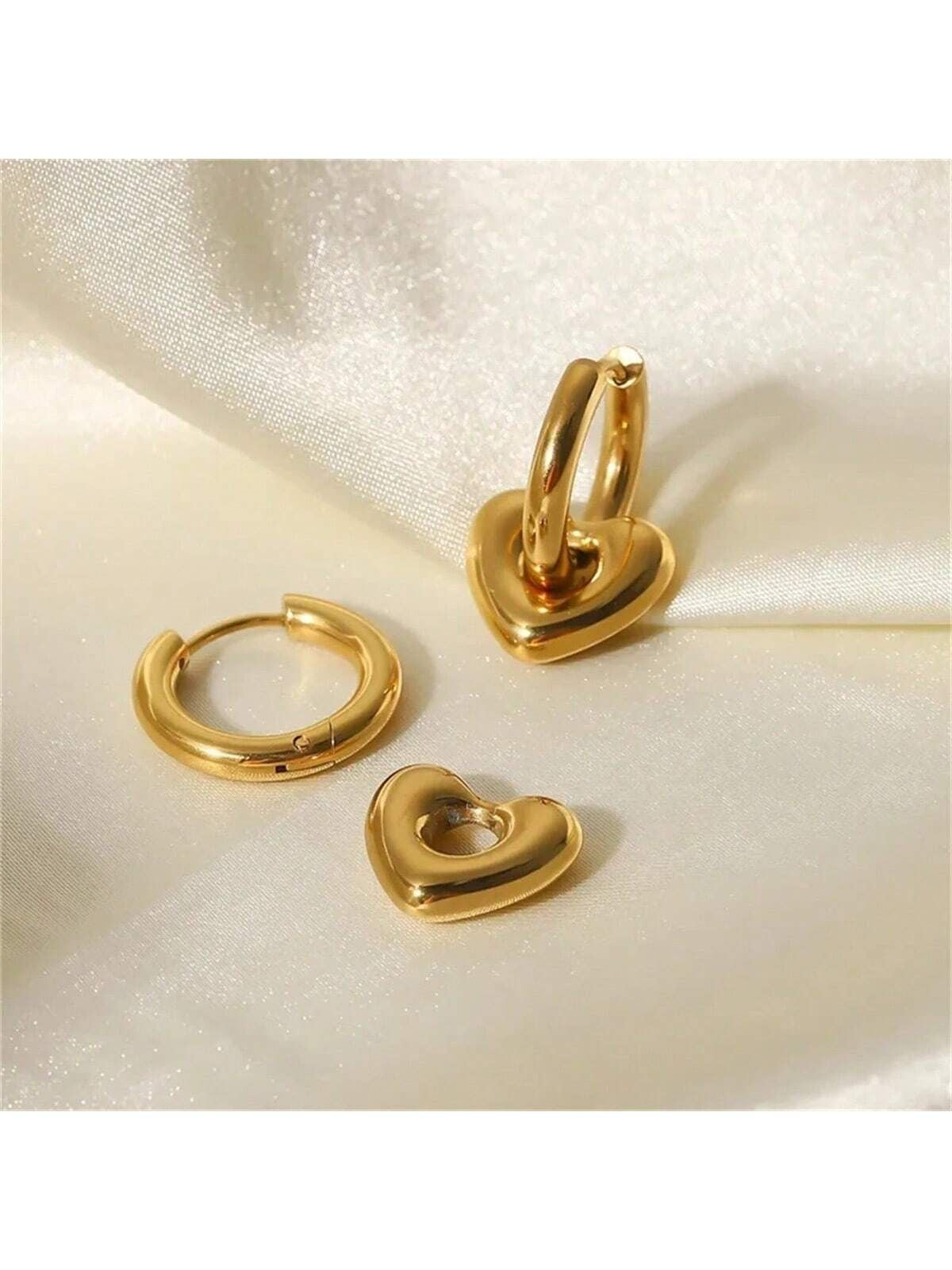 Cute little heart shaped Earring