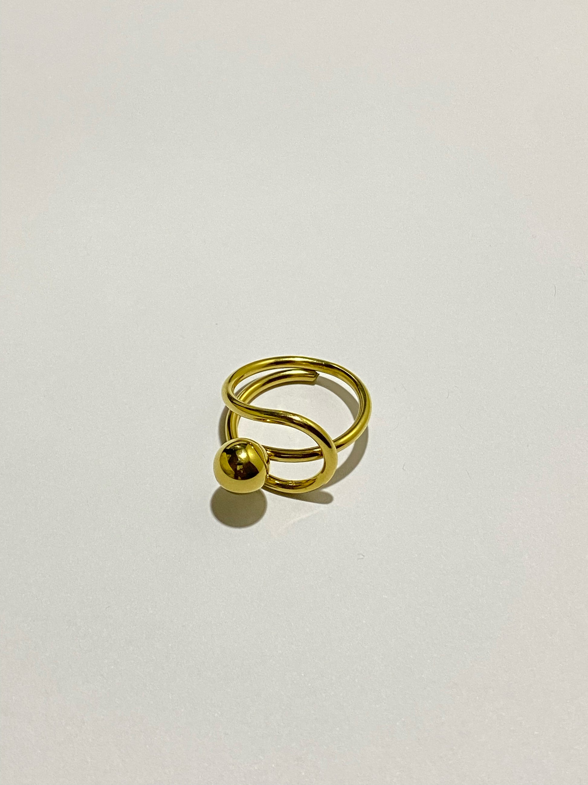 Ring with Gold Bead (1 +4 balls)